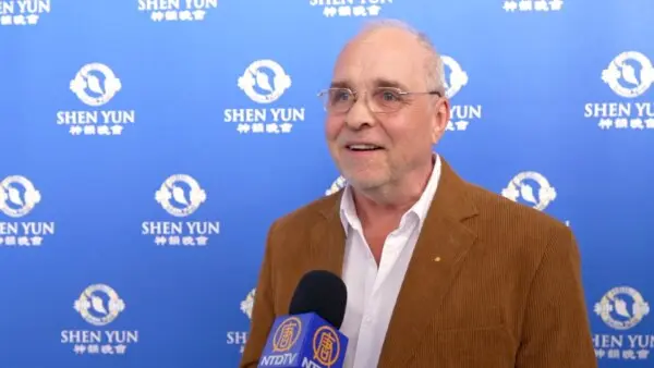 Company Director: Shen Yun Orchestra ‘The Corner Stone’ Carrying the Dancers