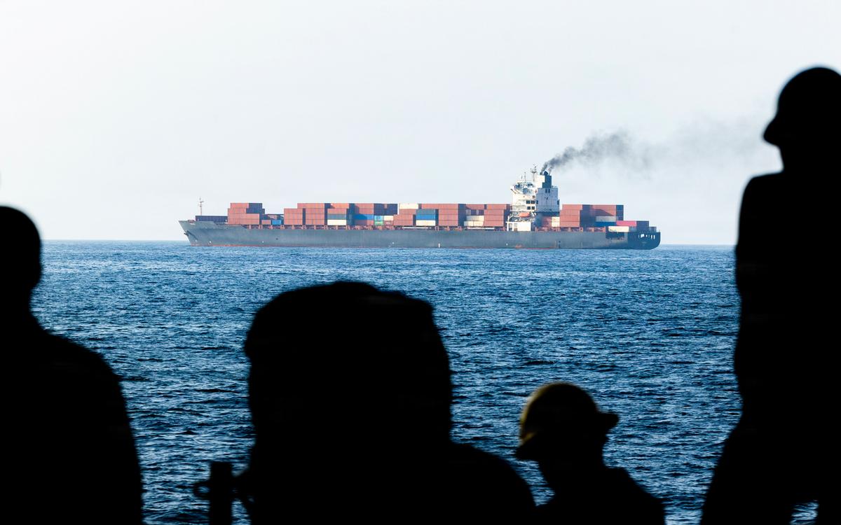 Trump Says He Ordered Secret US Military Mission That Helped Move 100 Million Barrels of Oil Through Hormuz