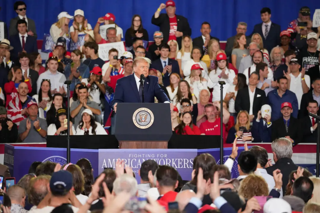 Trump Touts Tax Relief at Campaign Event in Swing New York District