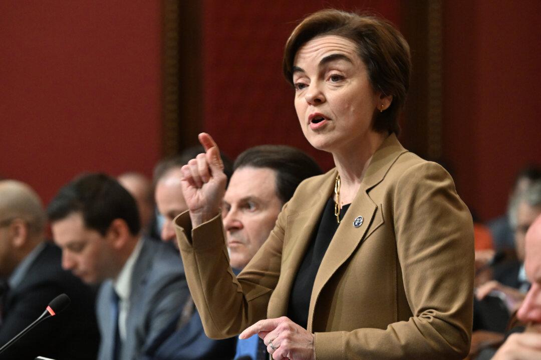 Quebec Premier Fréchette Won’t Rule out Exceeding $250M Spending Pot