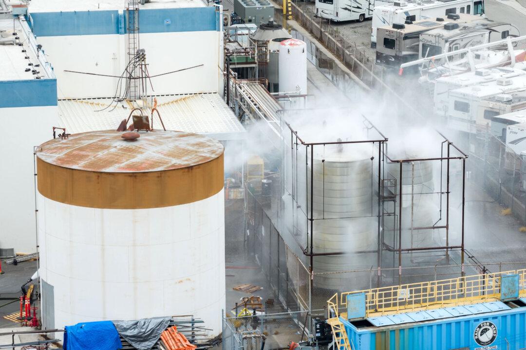 Potential Crack in Chemical Tank May Lower Explosion Risk, California Official Says