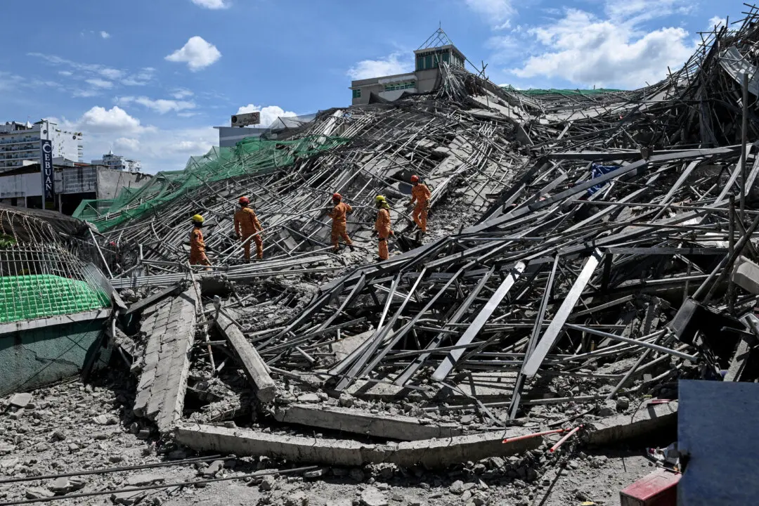 Building Under Construction in the Philippines Collapses, Leaving 3 Dead and 17 Missing