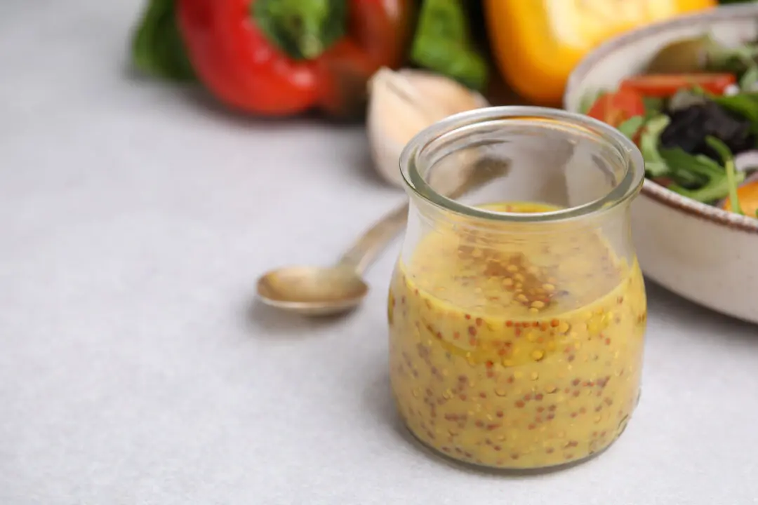 The Healthy Everyday Vinaigrette Dressing Your Friends Will Ask You For