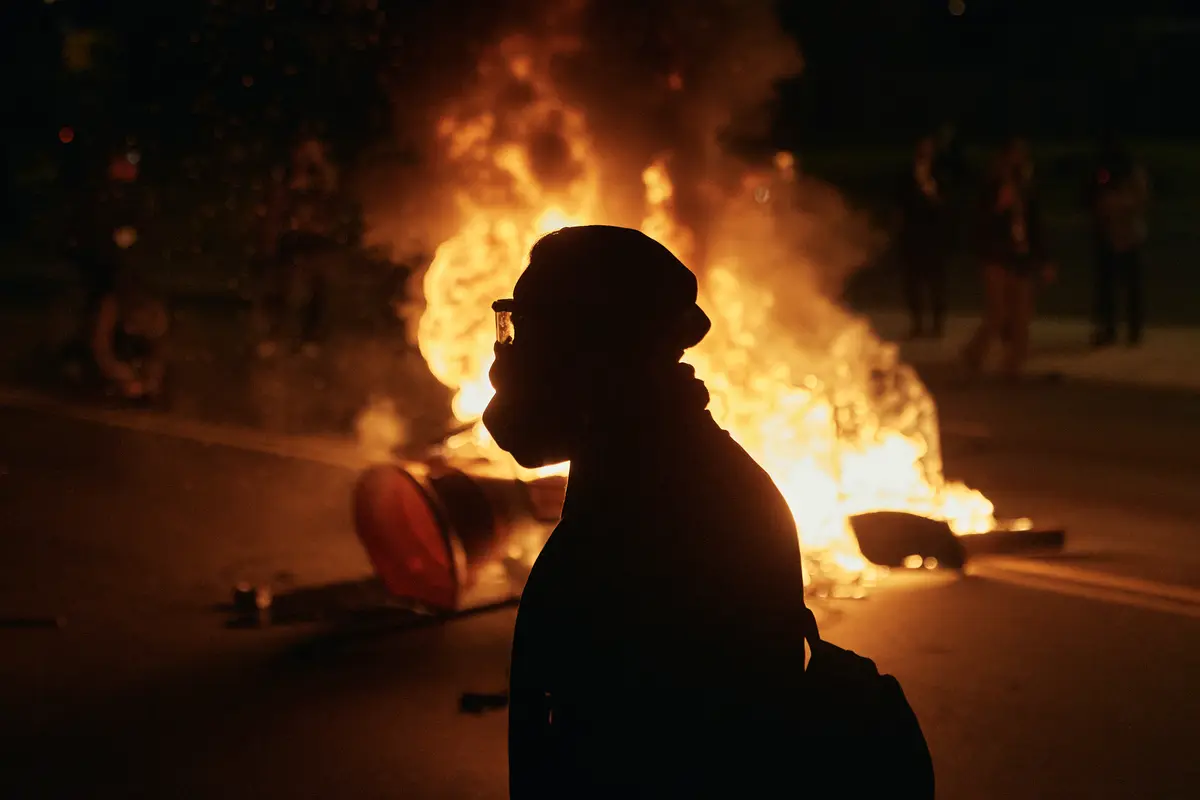 Newark Mayor Imposes Curfew After Fiery Clashes Outside Immigration Detention Center