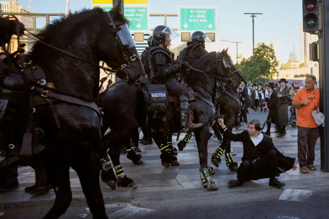 Ultra-Orthodox Jews Clash With Israeli Police Over Military Conscription