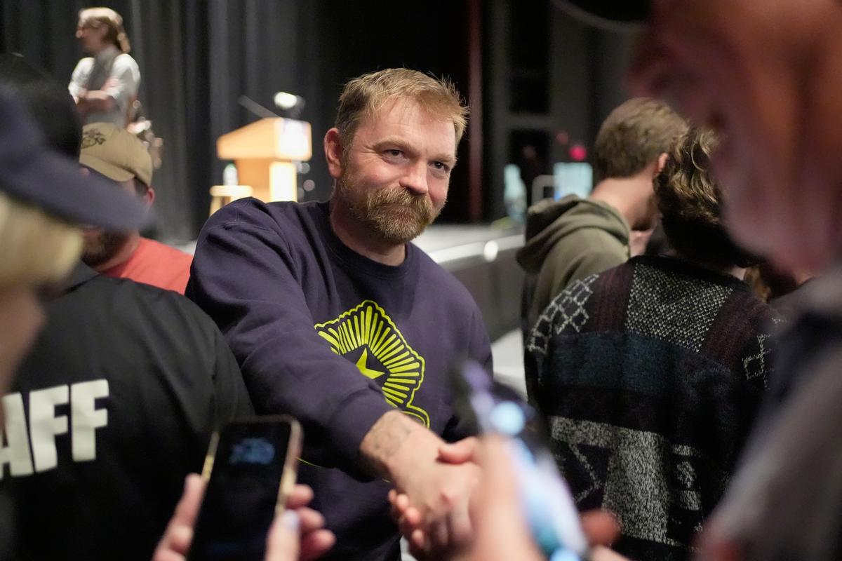 Graham Platner Wins Maine Senate Democratic Nomination, Locking in Face-Off With Collins