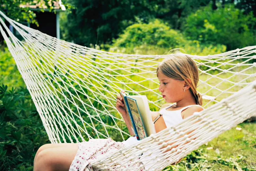 Reclaiming Childhood: How to Give Your Kids an Analog Summer
