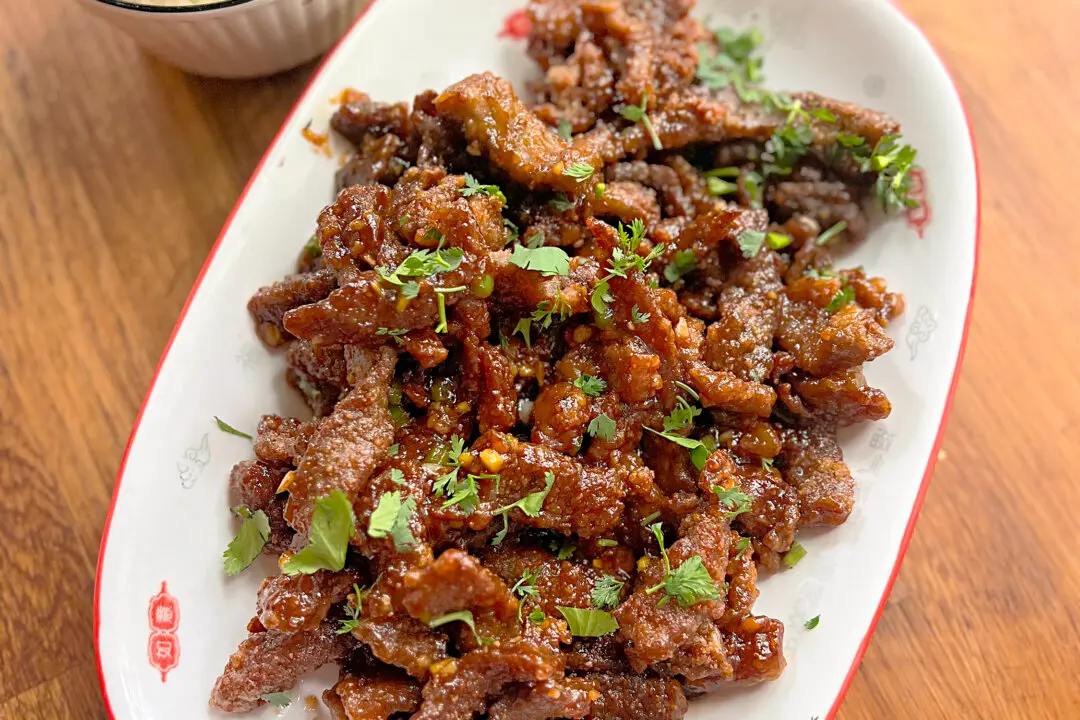Why Do Takeout When You Can Make Spicy Chinese Beef at Home?