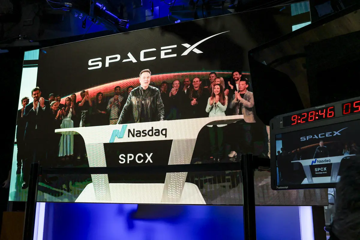 Elon Musk Becomes World’s First Trillionaire as SpaceX Surges on Debut