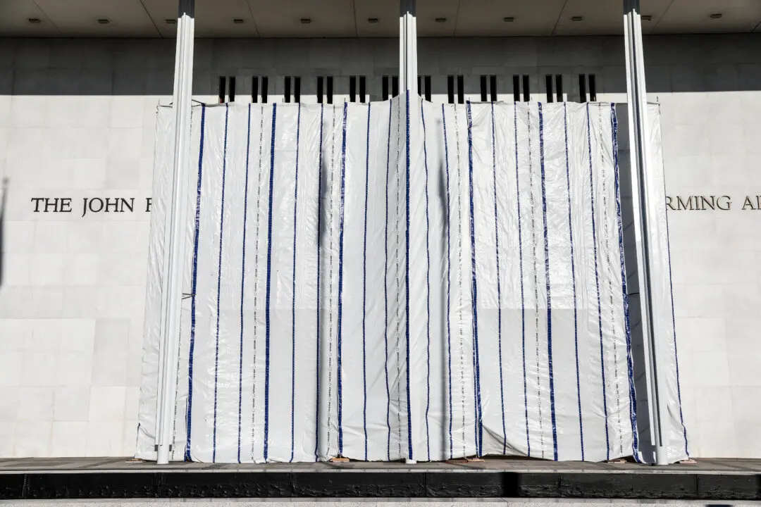 Trump’s Name Removed From Kennedy Center