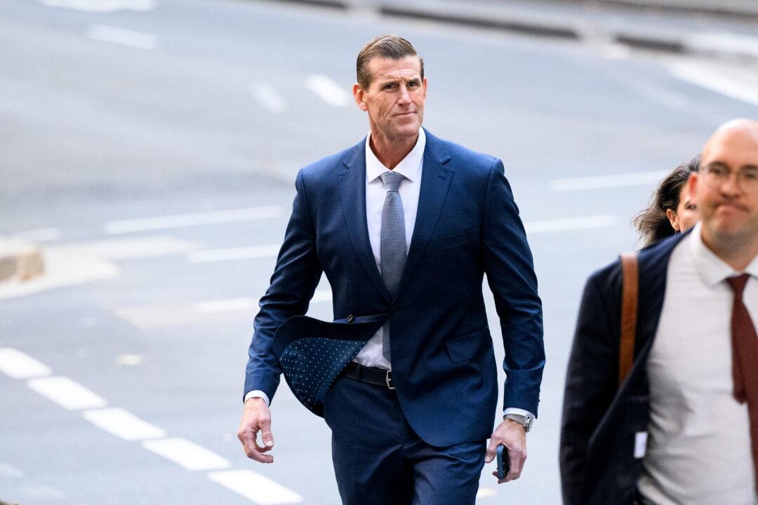 Roberts-Smith Appeals for Chance to Move Home and Be With Kids