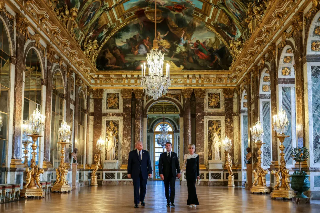 Day in Photos: Trump at Versailles, Largest Australian Army Exercise, and Historic Ring Recovered