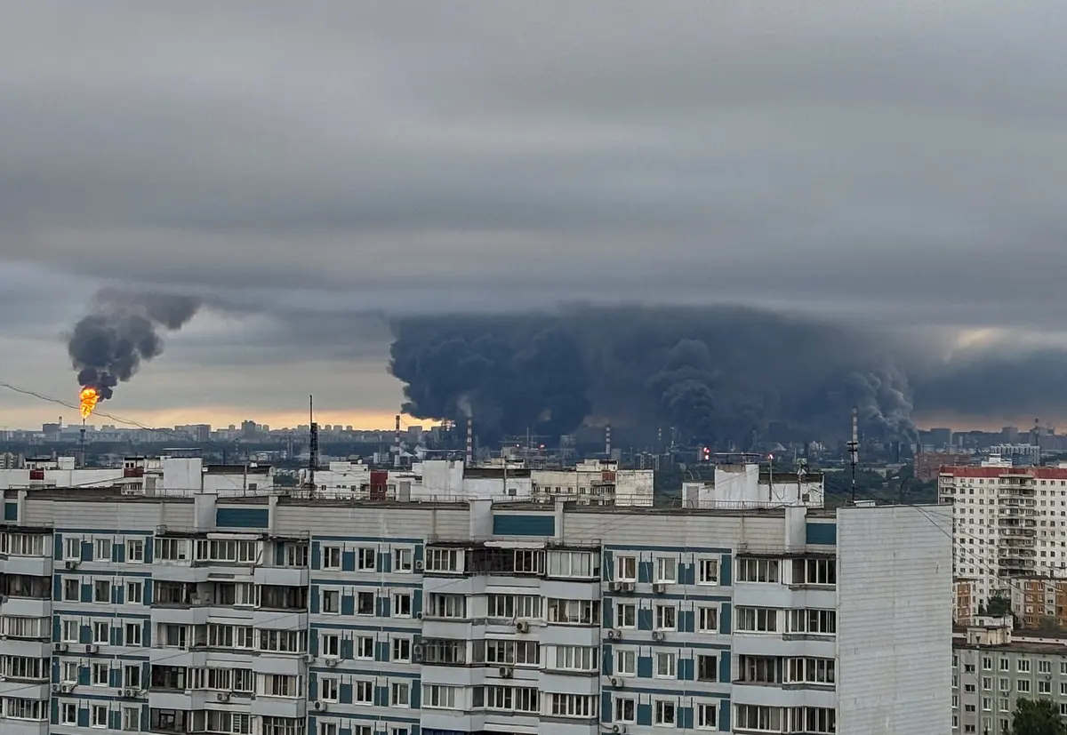 Ukraine Strikes Moscow Oil Refinery in Drone Attack