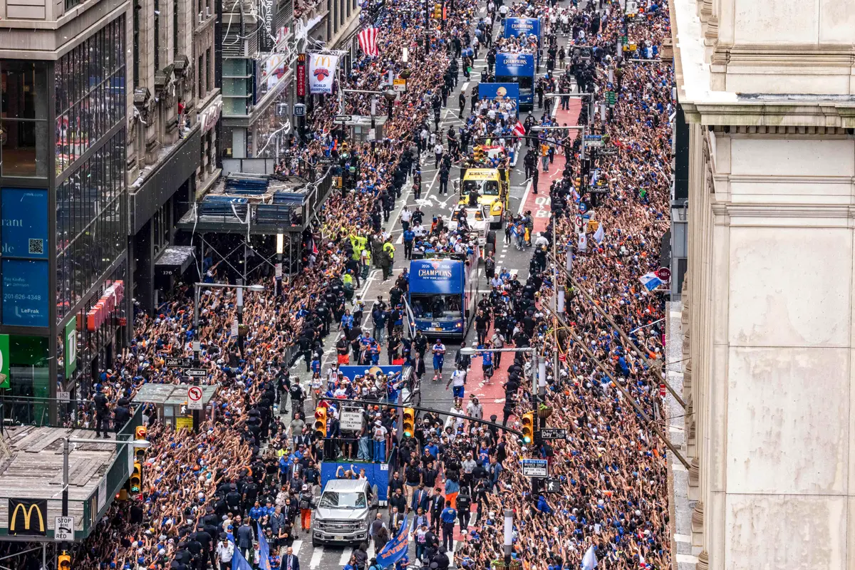 Jubilant Knicks Fans Pack Manhattan for Championship Parade
