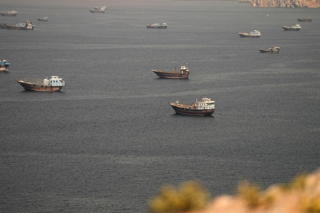 Iran, Oman Mull ‘Maritime Service’ Fees in Hormuz While Rubio Says No Tolls Allowed