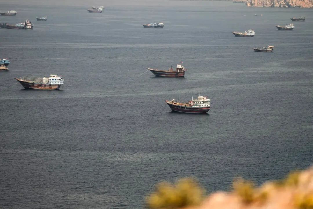 Iran, Oman Mull ‘Maritime Service’ Fees in Hormuz
