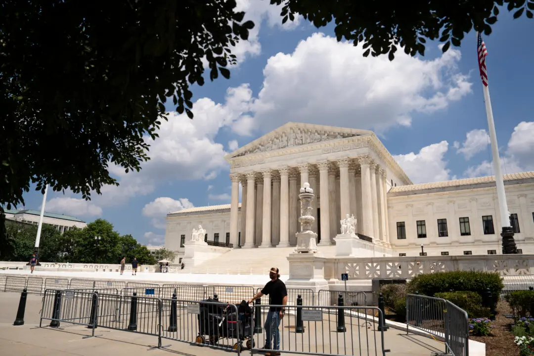 Supreme Court Lifts Limits on Campaign Spending in Federal Elections
