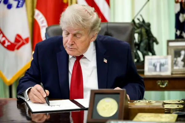 LIVE NOW: Trump Signs Major New Executive Order at the Oval Office