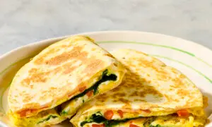 This 2-Minute, 5-Ingredient Egg Breakfast Is Perfect for Busy Mornings