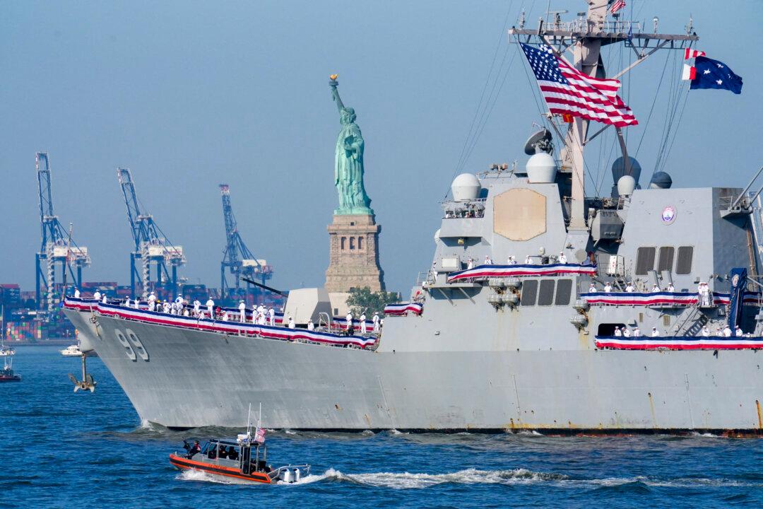 Day in Photos: America’s 250th Independence Day, Protest in Paris, and Super Typhoon Bavi