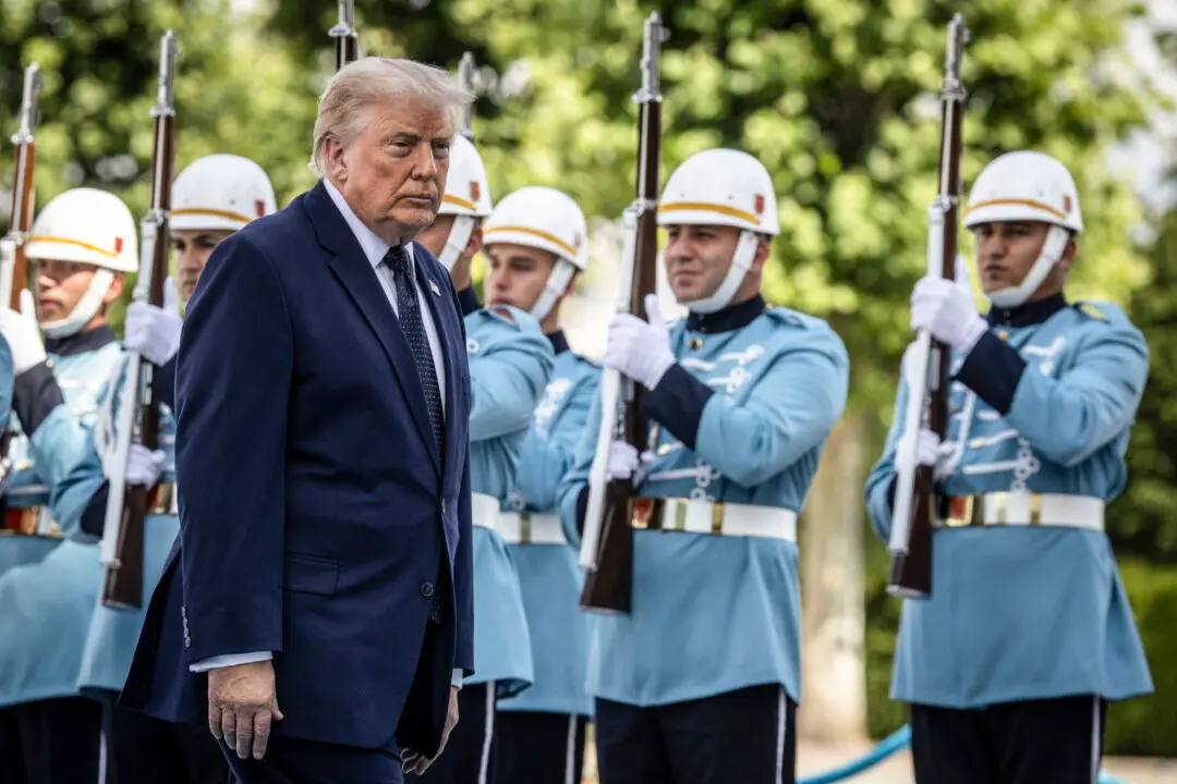 Trump Calls Spain ‘Wasted Cause,’ Threatens to Cut Trade Ties