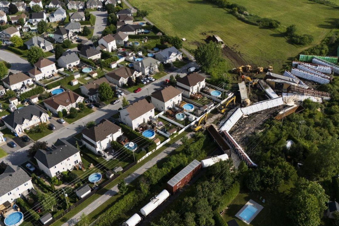 CN Rail Says Safety Is Top Priority as Service Resumes After Quebec Train Derailment