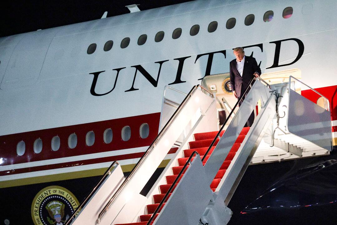 Trump’s Reported Plane Switch Echoes Long History of Presidential Travel Deception