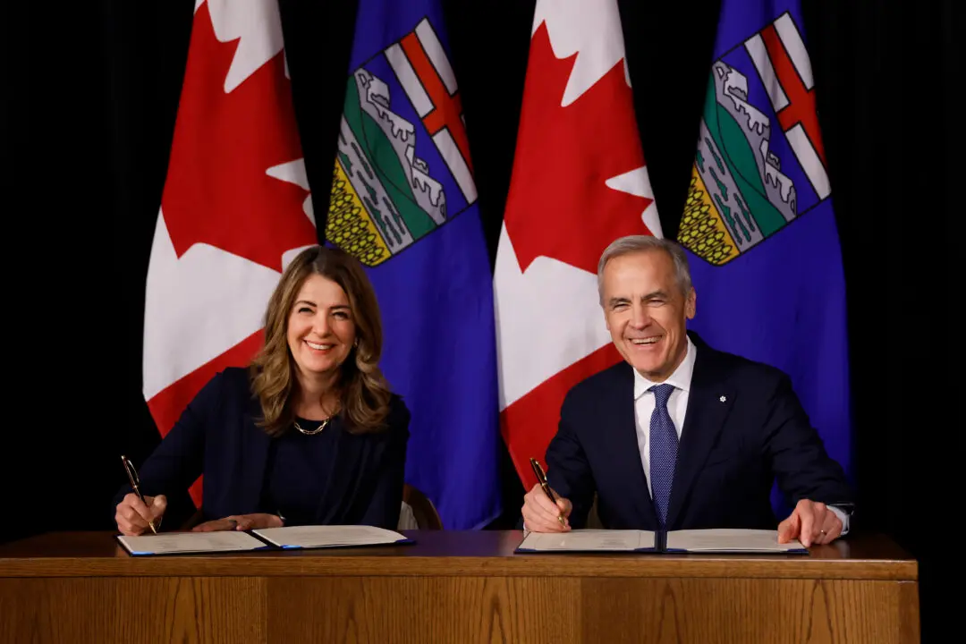 Feds, Alberta, and Oilsands Companies Sign Deal to Move Forward With Pathways Carbon Capture Project