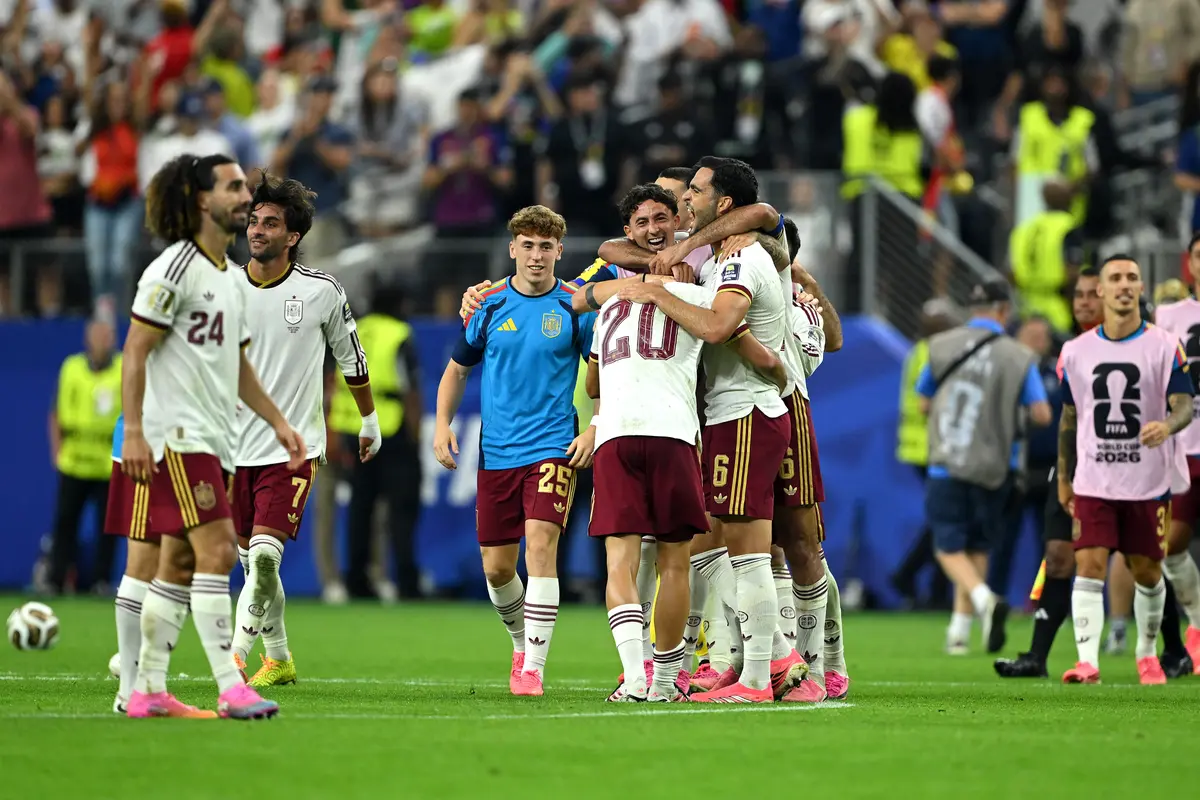 Spain Beats France 2-0 to Advance to World Cup Finals for 2nd Time in 16 Years