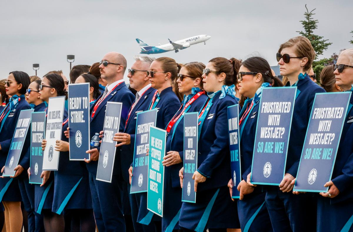 WestJet Flight Attendants Approve Strike Mandate