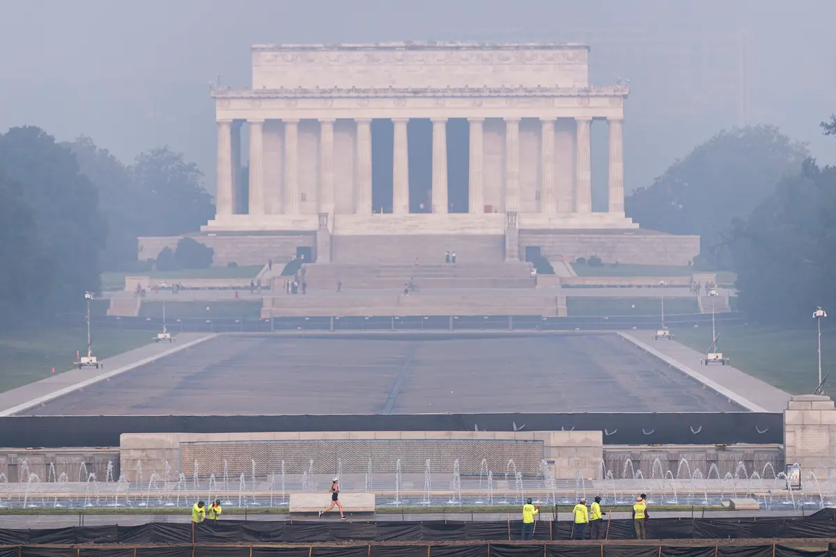 Smoke From Wildfires Darkens Skies in Upper Midwest, Northeastern US