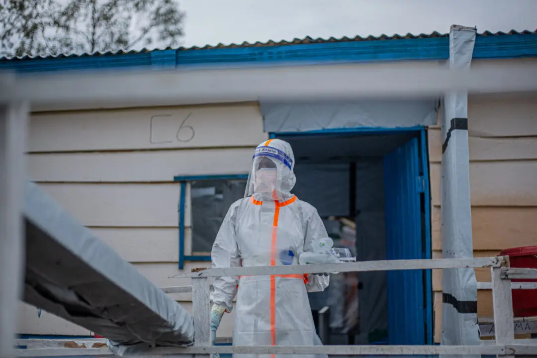 Ebola Outbreak Death Toll Climbs Above 930