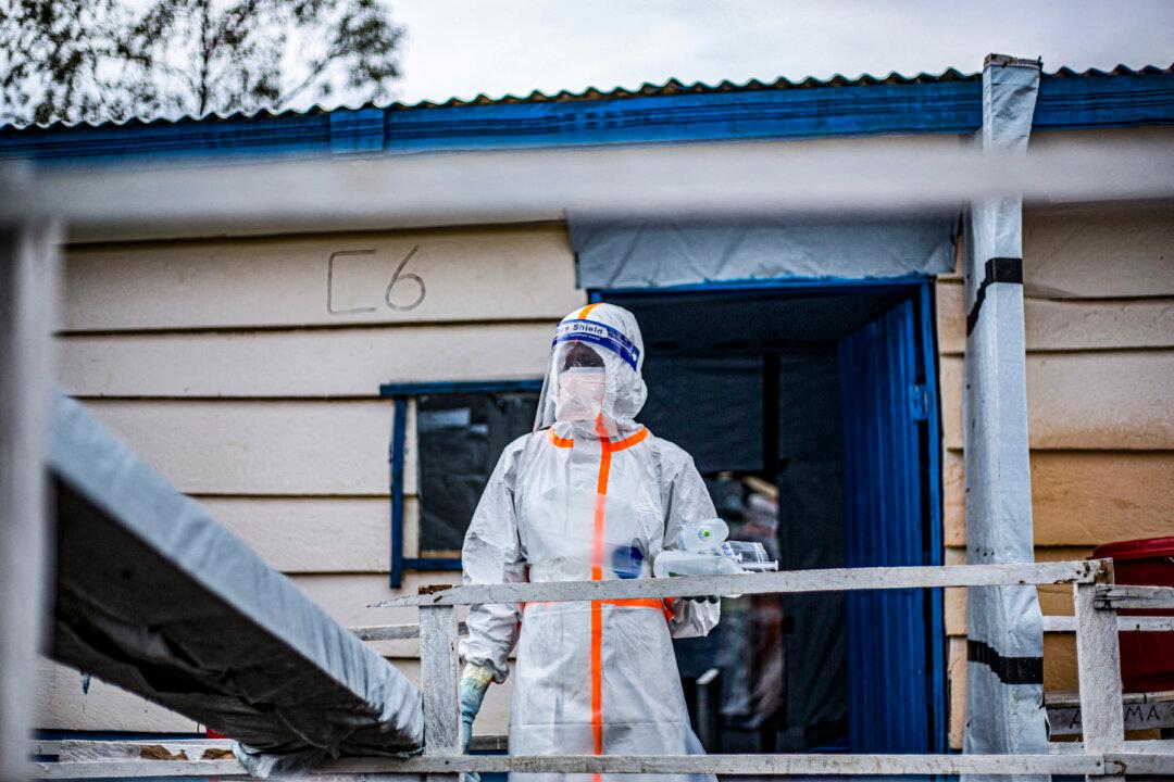 Ebola Outbreak Death Toll Climbs Above 930