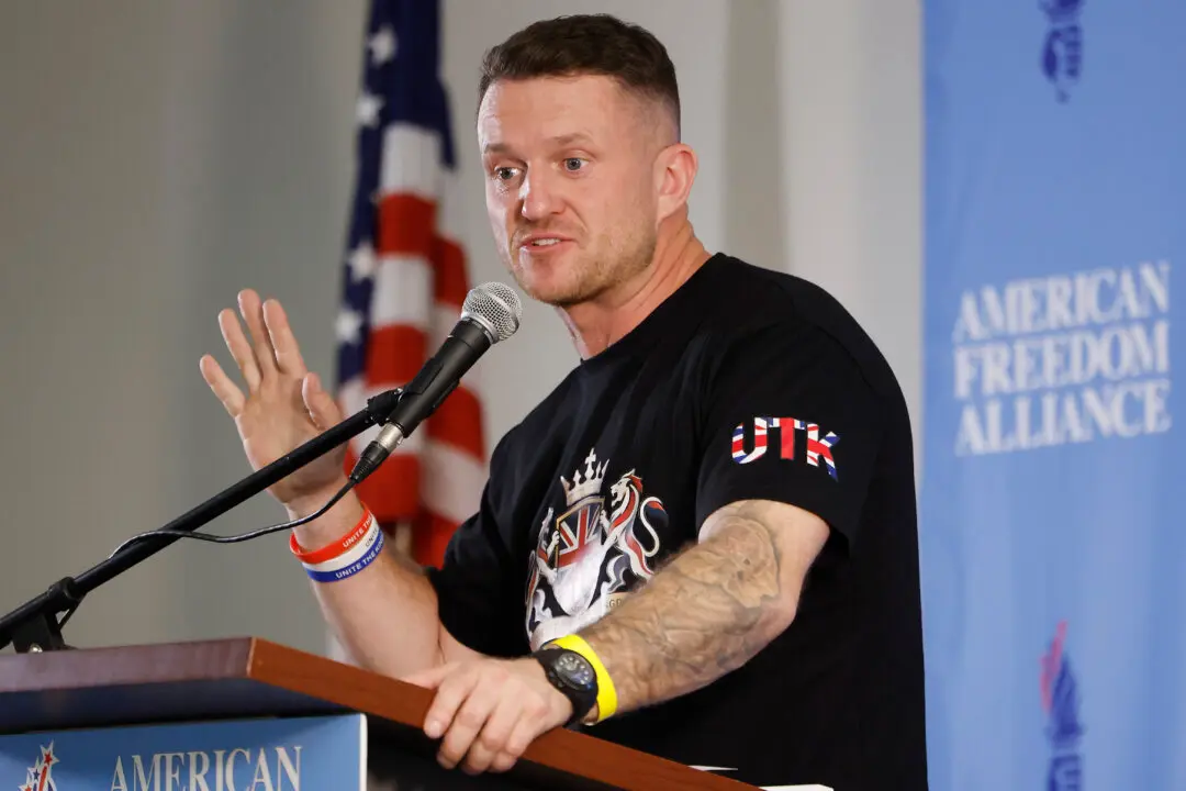 Tommy Robinson Questions Perceived Double Standard in Australian Media