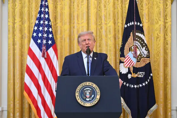 Trump Imposes Tariffs on 60 Countries; 6 House Dems Break Ranks on Defense Bill | NTD Good Morning (July 24)