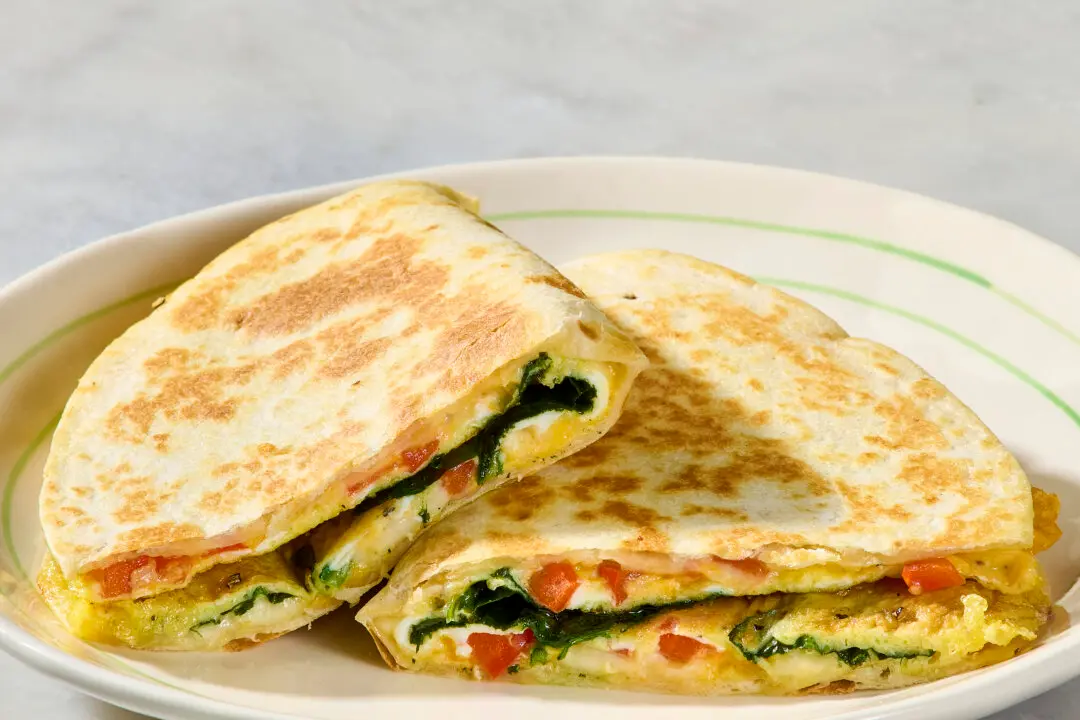 This 2-minute, 5-ingredient Egg Breakfast Is Perfect for Busy Mornings