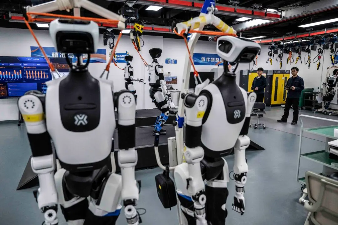 FCC Bans Foreign Humanoid Robots, Power Inverters Amid China Concerns