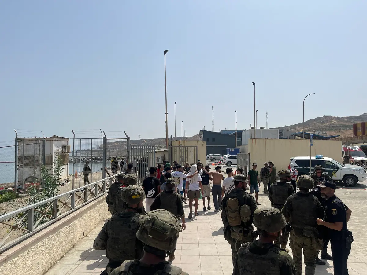 Spain: Days After Historic Border Breach, Illegal Migrants Remain Scattered Across Ceuta