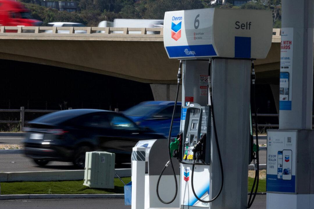Trump Says Chevron, Exxon Make ‘Too Much Money’ From High Oil Prices, Urges Cuts to Gas Prices