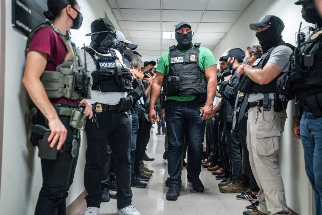 New York Cannot Ban Federal Agents From Wearing Masks, Judge Rules