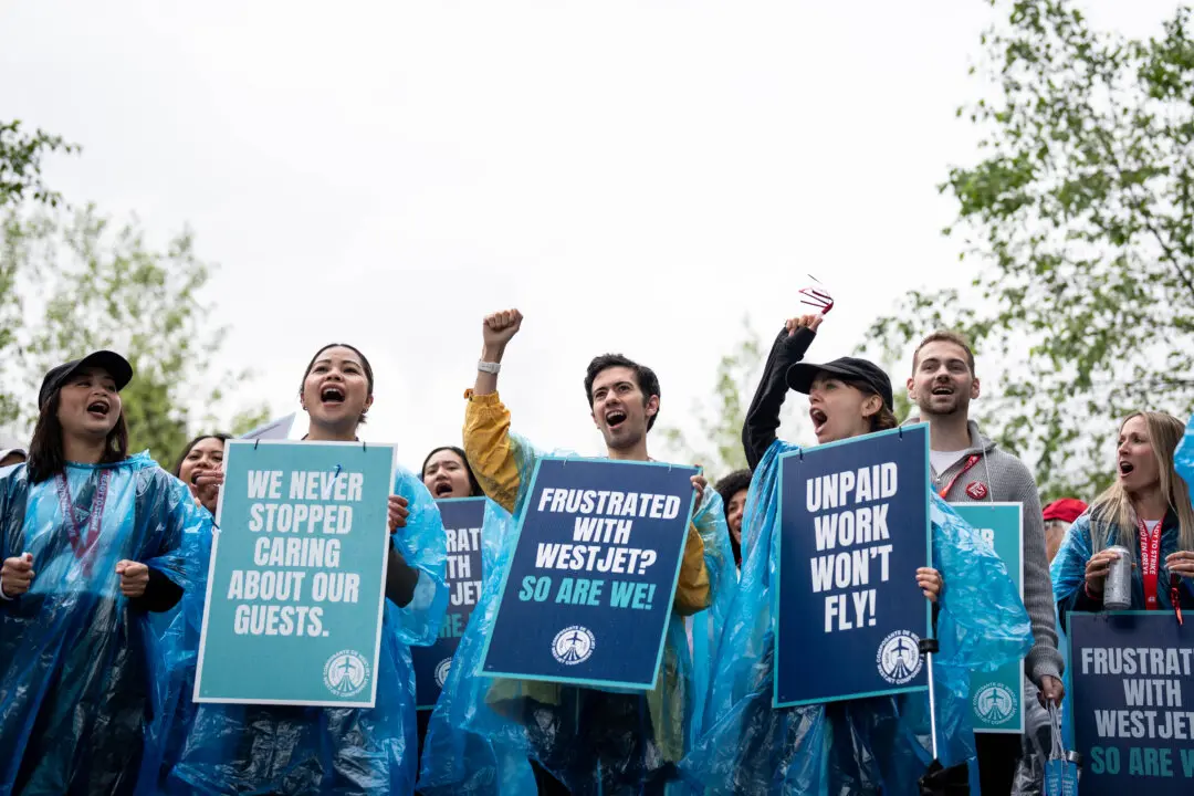 WestJet Flight Attendants’ Tentative Deal Includes 18 Percent Wage Increase, New Benefits