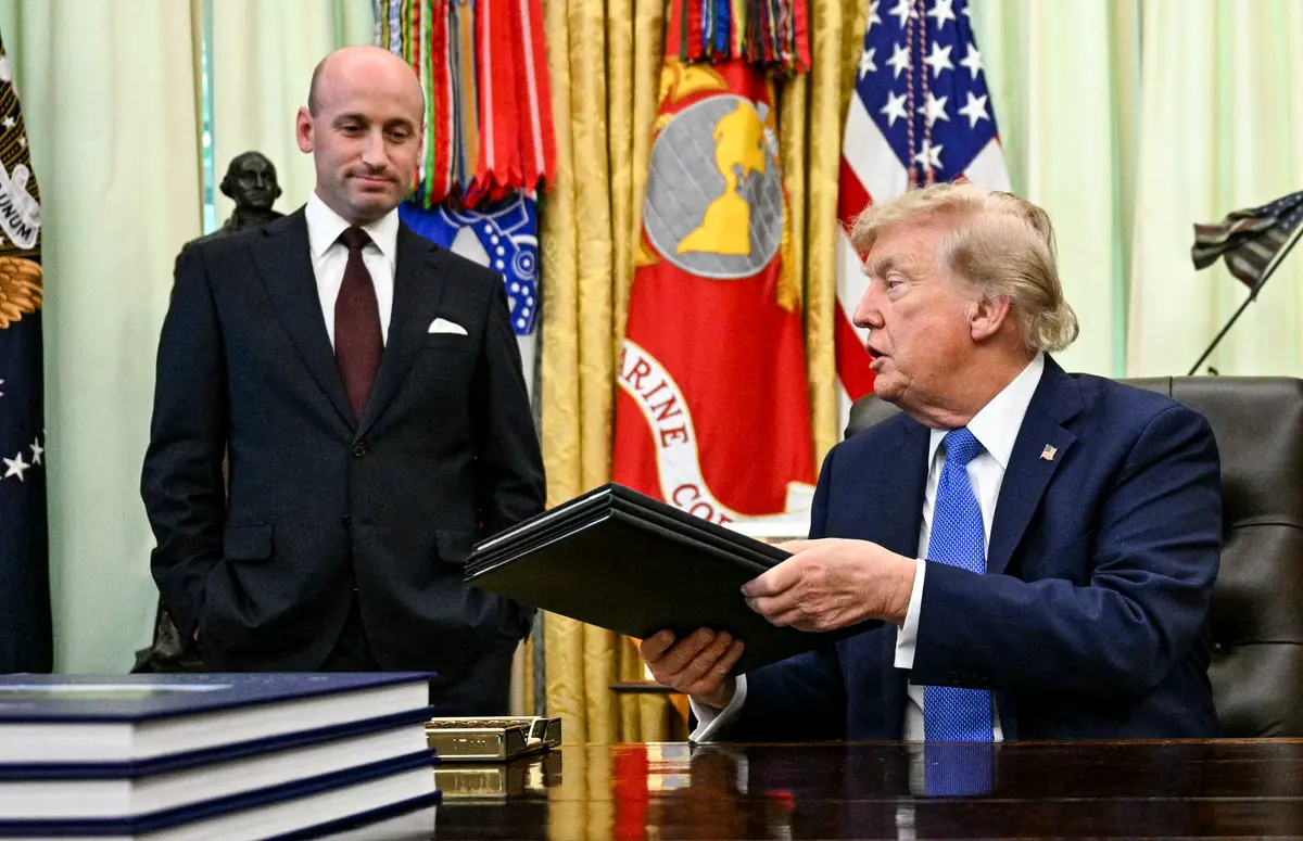 Trump Signs Order Imposing Price Floor, Tariffs on Polysilicon to Counter China