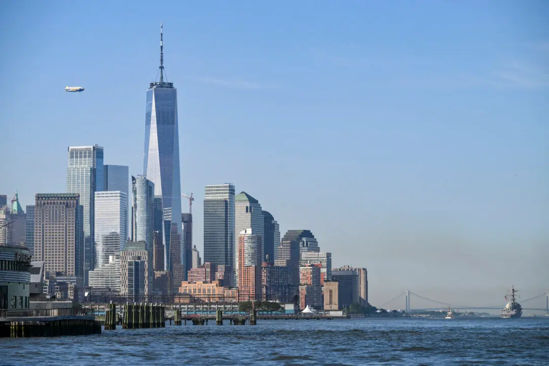 Boat Capsizes in New York Harbor, Killing Woman and Her 5-Month-Old Baby