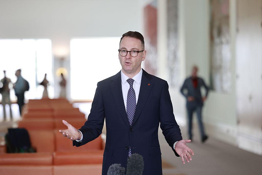 Opposition Calls for Cut to Top Tax Rate Below 40 Percent, Migration Cut to 180,000