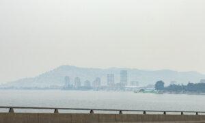 BC Giving Out Free N95 Masks as Wildfire Smoke Hangs Over Interior