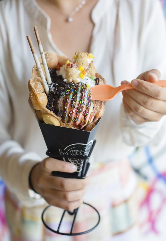 Wowfulls creations are loaded up with fun toppings. (Samira Bouaou/The Epoch Times)