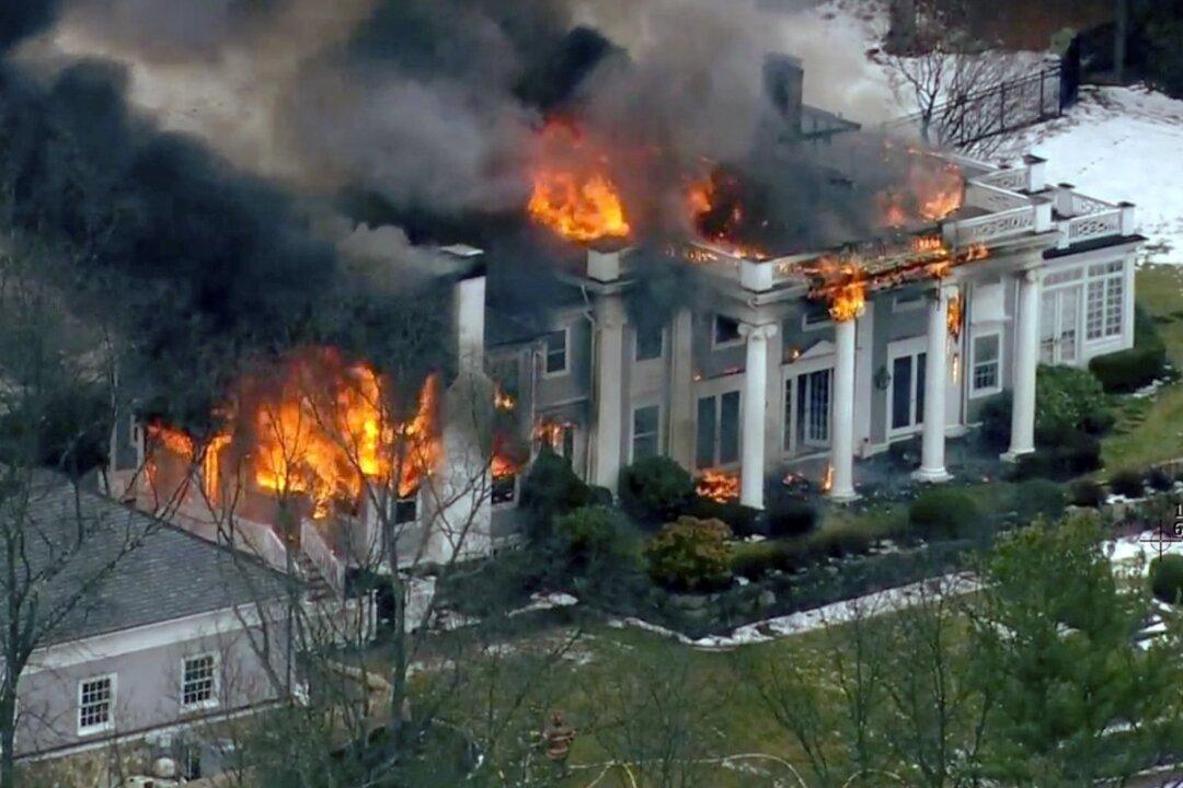 Fire Destroys Massachusetts Mansion Once Owned by Descendant of President John Adams