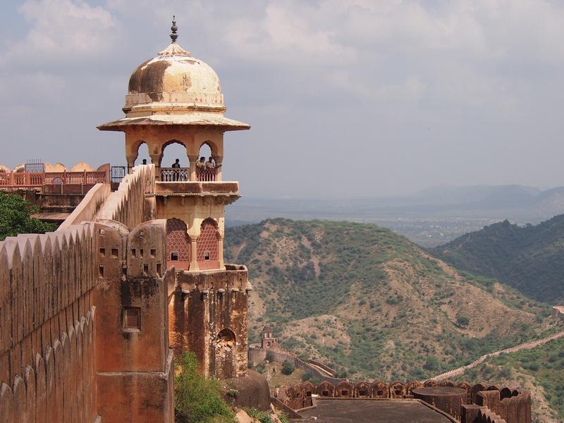 Jaigarh Fort Wall (James Clark, Nomadic Notes)