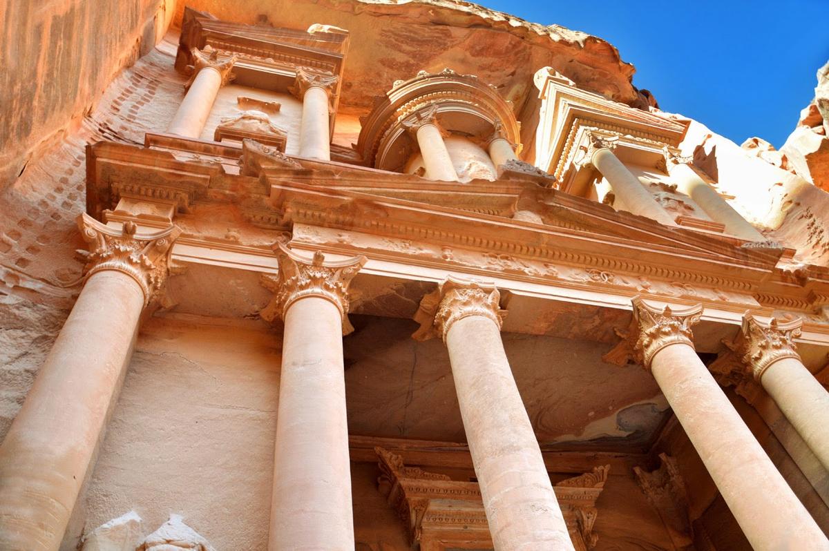 The columns of The Treasury (Tomasz Lisowski, Adventurous Travels)