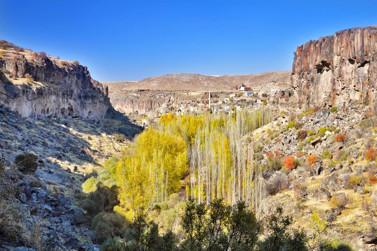 The canyon (Tomasz Lisowski, Adventurous Travels)